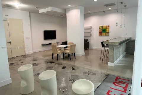 Condo in Miami, Florida, 1 bedroom  № 1860372 - photo 19