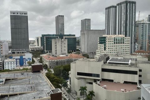 Condo in Miami, Florida, 1 bedroom  № 1860372 - photo 17