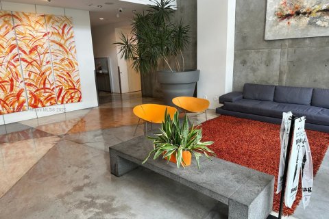 Condo in Miami, Florida, 1 bedroom  № 1860372 - photo 5