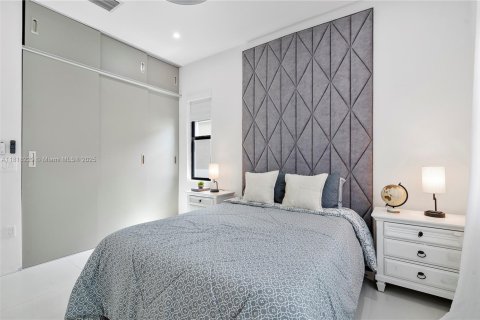 House in Palm Beach Gardens, Florida 5 bedrooms, 303.05 sq.m. № 2012331 - photo 27