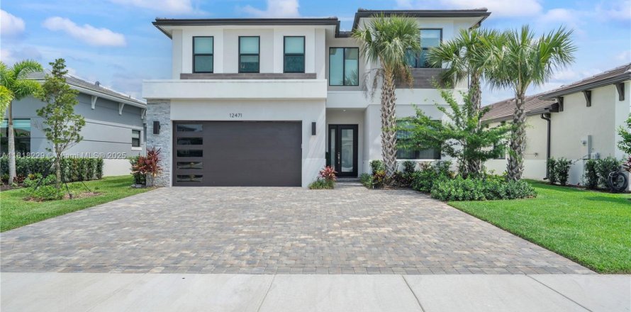 House in Palm Beach Gardens, Florida 5 bedrooms, 303.05 sq.m. № 2012331