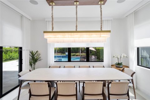 House in Palm Beach Gardens, Florida 5 bedrooms, 303.05 sq.m. № 2012331 - photo 13