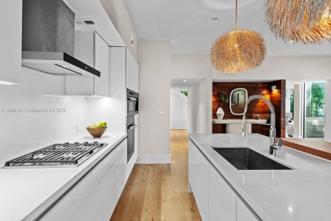 Купить таунхаус в Майами-Бич, Флорида 3 спальни, 228.82м2, № 1941139 - фото 4