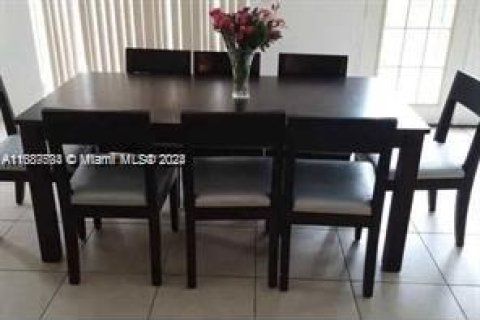 Купить виллу или дом в Майами, Флорида 3 спальни, 148.83м2, № 1958128 - фото 3