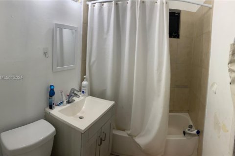 Купить виллу или дом в Майами, Флорида 3 спальни, 148.83м2, № 1958128 - фото 11