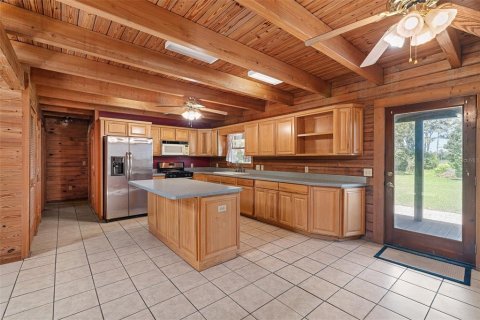 House in Pomona Park, Florida 3 bedrooms, 208.1 sq.m. № 1793511 - photo 8