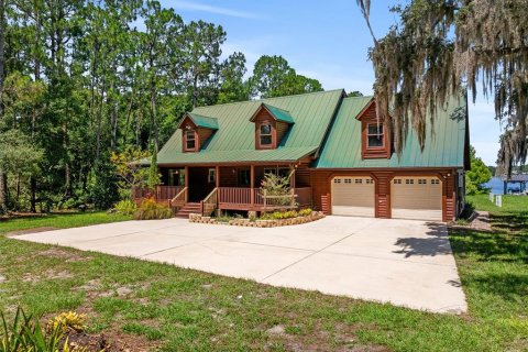 House in Pomona Park, Florida 3 bedrooms, 208.1 sq.m. № 1793511 - photo 1