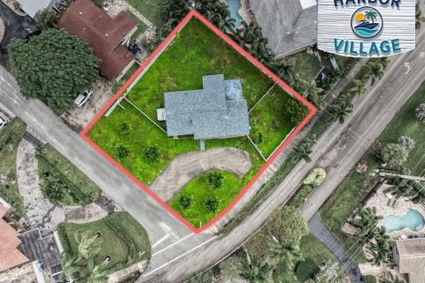 Дом в Помпано-Бич, Флорида 3 комнаты, 147.9м2 № 2431419