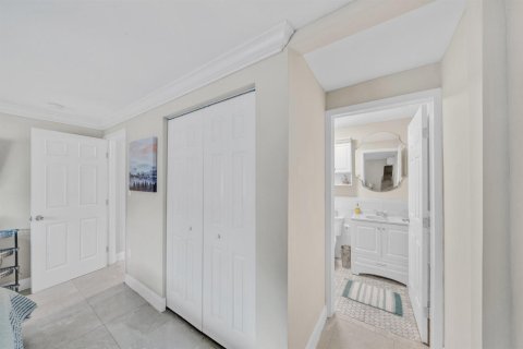 Купить виллу или дом в Помпано-Бич, Флорида 3 комнаты, 147.9м2, № 2431419 - фото 27