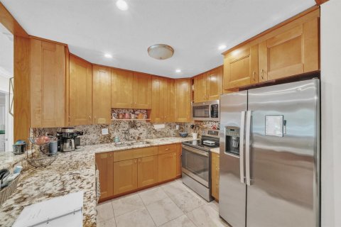 Купить виллу или дом в Помпано-Бич, Флорида 3 комнаты, 147.9м2, № 2431419 - фото 14
