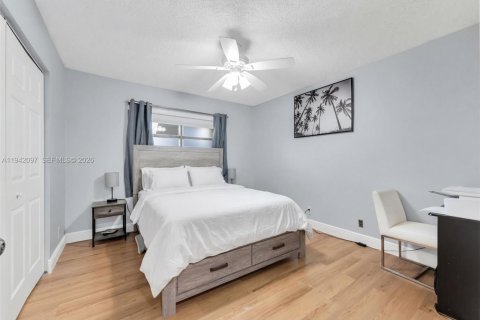 Condo in Tamarac, Florida, 2 bedrooms № 1999060 - photo 14