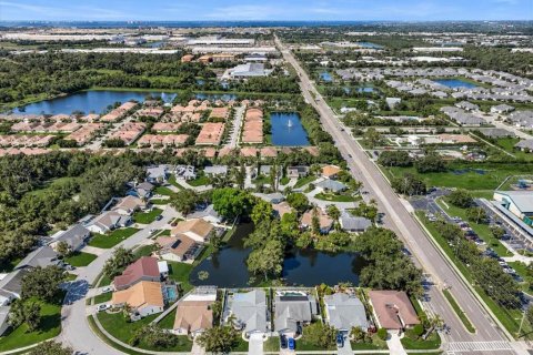 Villa ou maison à vendre à Sarasota, Floride: 3 chambres, 187.66 m2 № 2421665 - photo 21