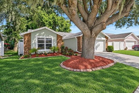 Villa ou maison à vendre à Sarasota, Floride: 3 chambres, 187.66 m2 № 2421665 - photo 4