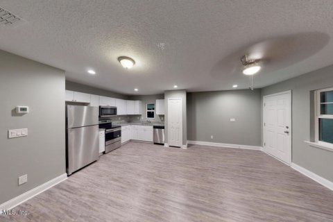 Duplex in Jacksonville, Florida 6 bedrooms, 233 sq.m. № 773943 - photo 1