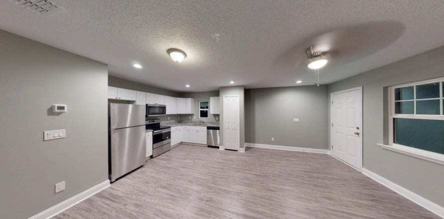 Duplex in Jacksonville, Florida 6 bedrooms, 233 sq.m. № 773943