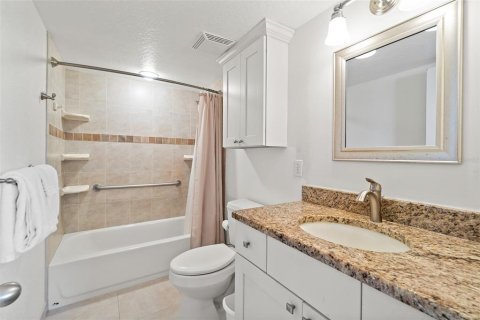 Condo in Cape Canaveral, Florida, 2 bedrooms  № 1855764 - photo 9