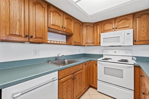 Condo in Cape Canaveral, Florida, 2 bedrooms  № 1855764 - photo 4