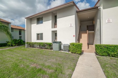 Condo in Cape Canaveral, Florida, 2 bedrooms  № 1855764 - photo 1