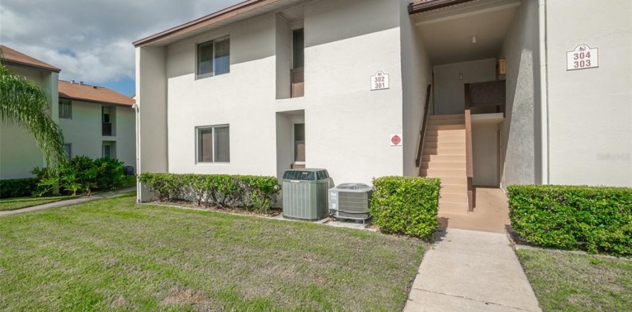 Condo in Cape Canaveral, Florida, 2 bedrooms  № 1855764