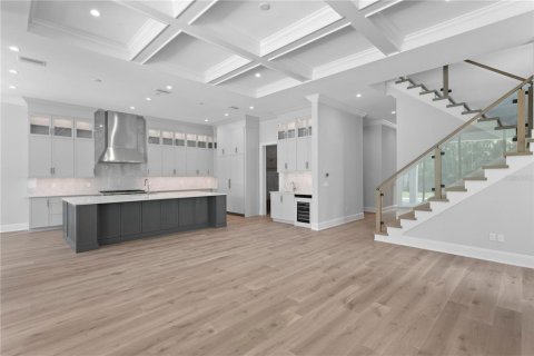 House in Tampa, Florida 5 bedrooms, 366.96 sq.m. № 891439 - photo 26