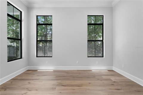 House in Tampa, Florida 5 bedrooms, 366.96 sq.m. № 891439 - photo 21