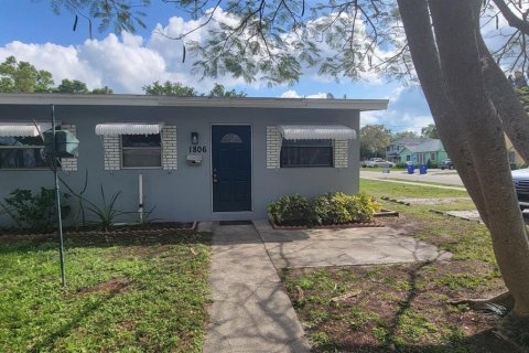 Immobilier commercial à vendre à Vero Beach, Floride: 145.67 m2 № 2081816 - photo 2