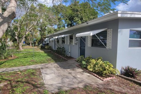 Immobilier commercial à Vero Beach, Floride 145.67 m2 № 2081816