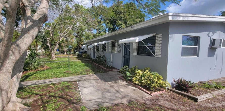 Immobilier commercial à Vero Beach, Floride 145.67 m2 № 2081816