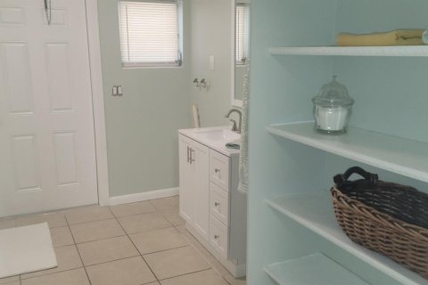 Immobilier commercial à vendre à Vero Beach, Floride: 145.67 m2 № 2081816 - photo 4