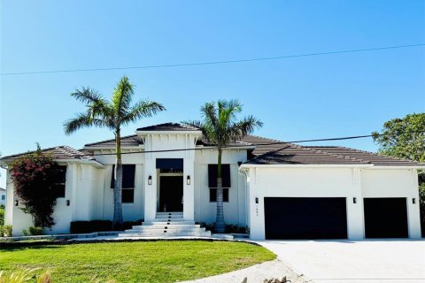 House in Sarasota, Florida 4 bedrooms, 285.86 sq.m. № 1666965 - photo 1
