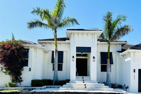 House in Sarasota, Florida 4 bedrooms, 285.86 sq.m. № 1666965 - photo 5