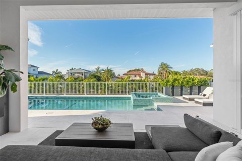 House in Sarasota, Florida 4 bedrooms, 285.86 sq.m. № 1666965 - photo 18
