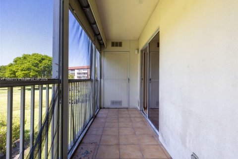 Condominio en venta en Pembroke Pines, Florida, 1 dormitorio, 75.34 m2 № 1947774 - foto 17