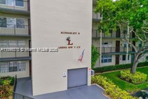 Condominio en venta en Pembroke Pines, Florida, 1 dormitorio, 75.34 m2 № 1947774 - foto 16