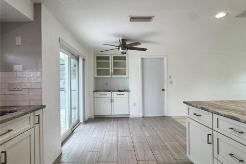 Casa en alquiler en Sarasota, Florida, 3 dormitorios, 128.39 m2 № 2227974 - foto 11