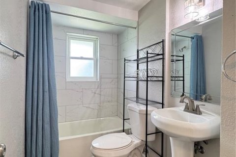 Casa en alquiler en Sarasota, Florida, 3 dormitorios, 128.39 m2 № 2227974 - foto 23