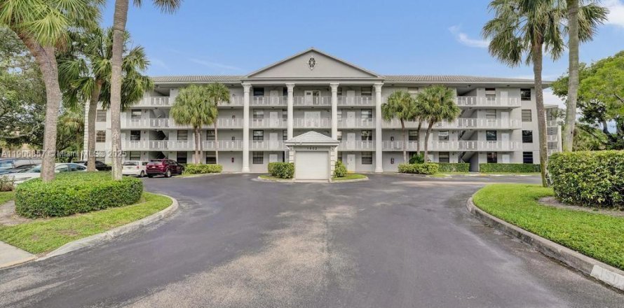 Condominio en Davie, Florida, 2 dormitorios  № 2038093