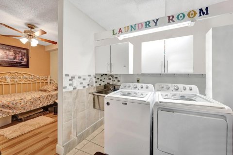 Condominio en venta en Davie, Florida, 2 dormitorios, 128.67 m2 № 2038093 - foto 19