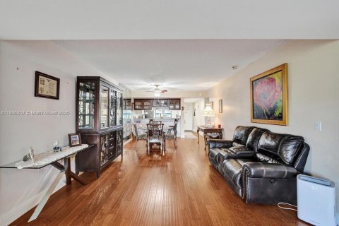 Condominio en venta en Davie, Florida, 2 dormitorios, 128.67 m2 № 2038093 - foto 4