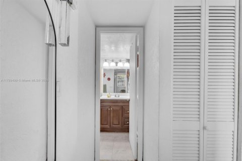Купить кондоминиум в Майами, Флорида 1 спальня, 53.88м2, № 2035707 - фото 9