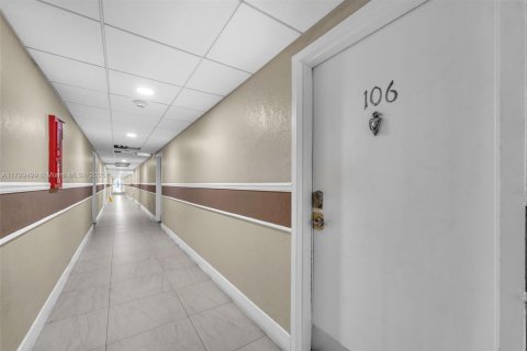 Купить кондоминиум в Майами, Флорида 1 спальня, 53.88м2, № 2035707 - фото 22