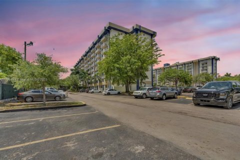 Купить кондоминиум в Майами, Флорида 1 спальня, 53.88м2, № 2035707 - фото 23