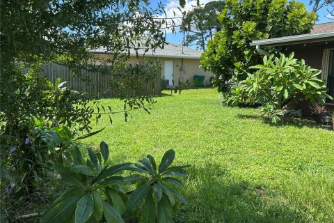 House in Port Charlotte, Florida 3 bedrooms, 146.79 sq.m. № 1881000 - photo 7