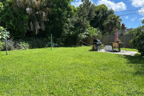 House in Port Charlotte, Florida 3 bedrooms, 146.79 sq.m. № 1881000 - photo 11