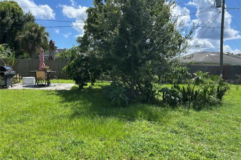 Casa en venta en Port Charlotte, Florida, 3 dormitorios, 146.79 m2 № 1881000 - foto 9