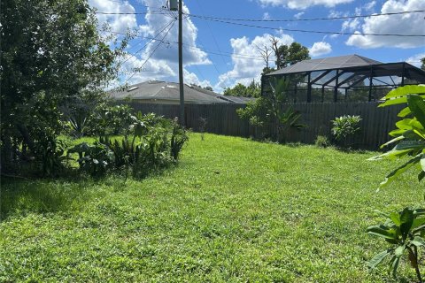 House in Port Charlotte, Florida 3 bedrooms, 146.79 sq.m. № 1881000 - photo 12