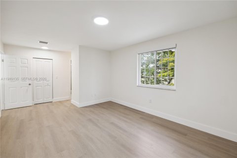 Снять в аренду виллу или дом в Майами, Флорида 4 спальни, 220.74м2, № 2043549 - фото 17