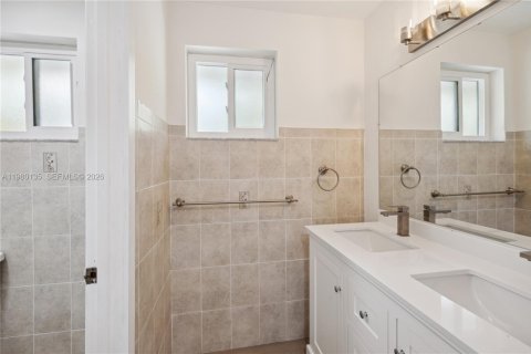 Снять в аренду виллу или дом в Майами, Флорида 4 спальни, 220.74м2, № 2043549 - фото 19