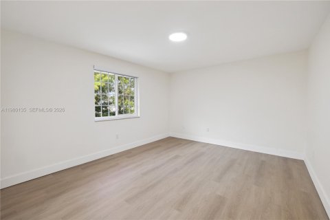 Снять в аренду виллу или дом в Майами, Флорида 4 спальни, 220.74м2, № 2043549 - фото 16