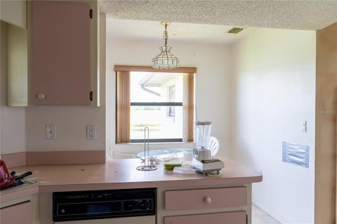 House in Rotonda, Florida 3 bedrooms, 172.98 sq.m. № 2238040 - photo 14